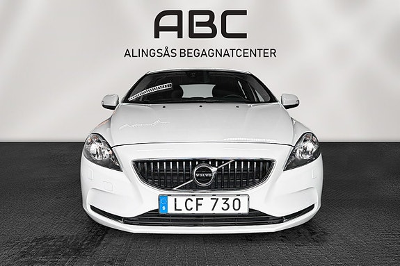 Volvo V40 7 of 21