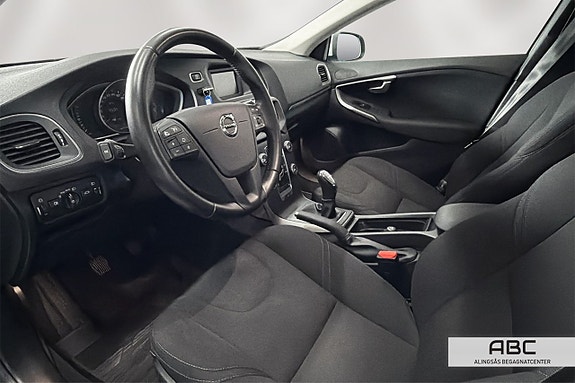 Volvo V40 8 of 21