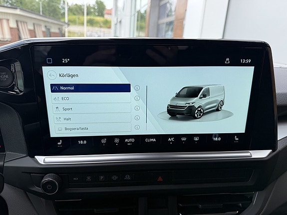 Volkswagen Caravelle 18 of 19