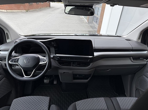 Volkswagen Caravelle 6 of 19