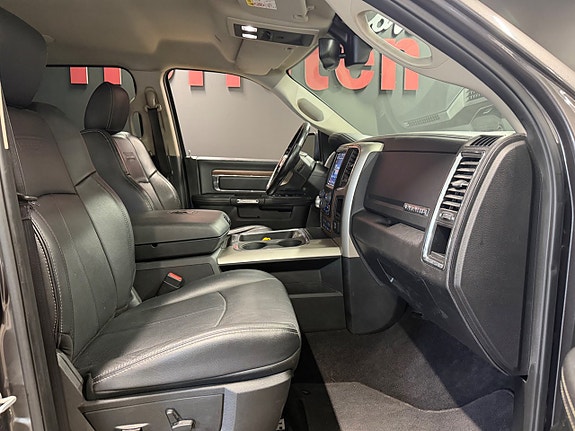 Dodge RAM 1500 11 of 18