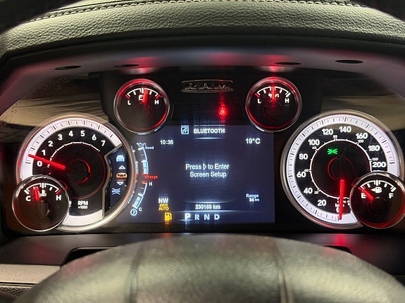 Dodge RAM 1500 15 of 18