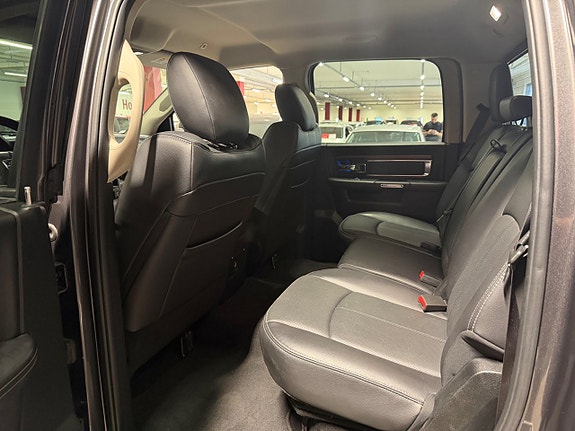 Dodge RAM 1500 10 of 18