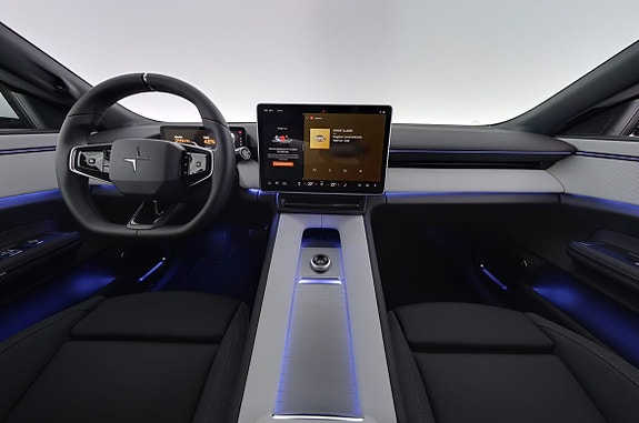 Polestar 4 7 of 26