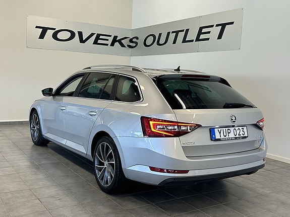 Skoda Superb 4 of 5