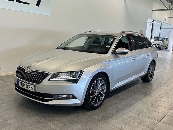 Skoda Superb 2 of 5