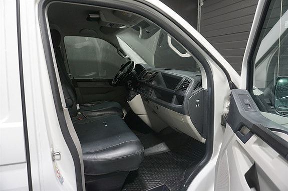 Volkswagen Transporter 12 of 22