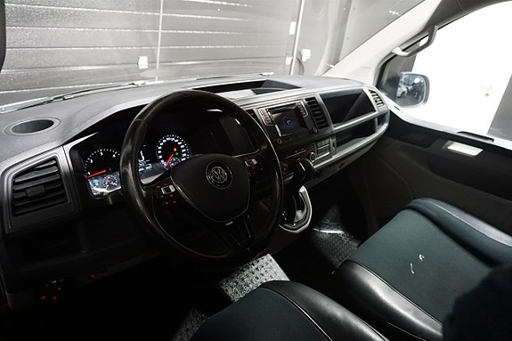 Volkswagen Transporter 13 of 22