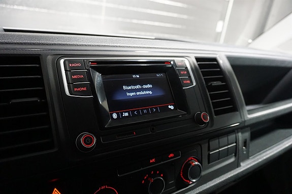 Volkswagen Transporter 17 of 22