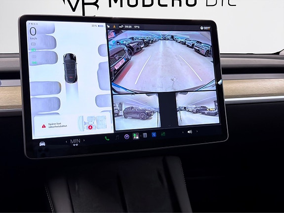 Tesla Model Y 12 of 19