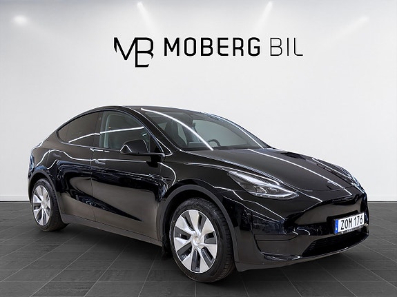 Tesla Model Y 7 of 19