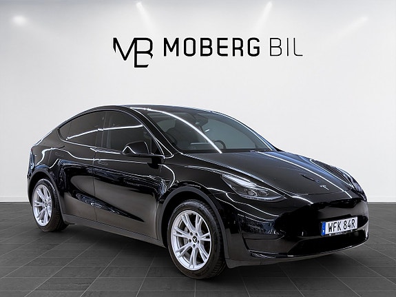 Tesla Model Y 7 of 19