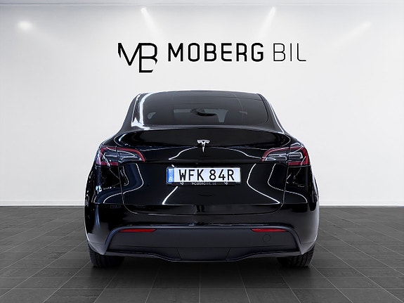 Tesla Model Y 6 of 19