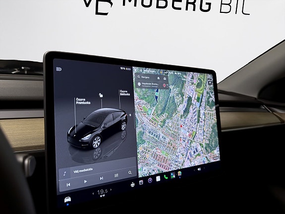 Tesla Model Y 12 of 19
