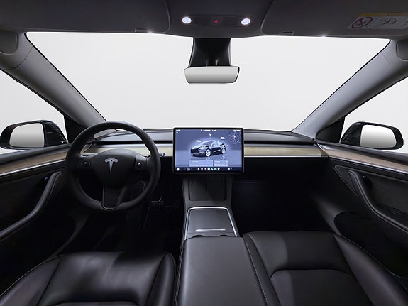Tesla Model Y 12 of 19
