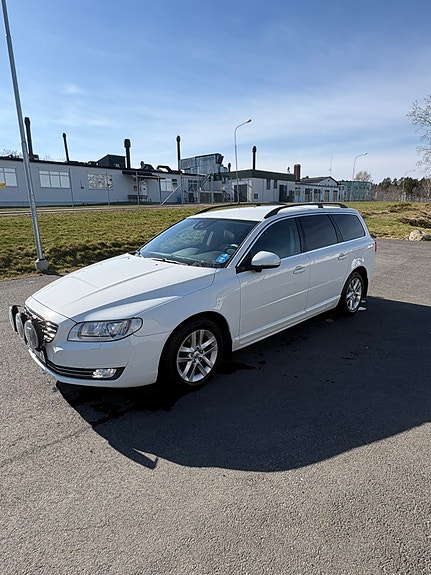 Volvo V70 4 of 5