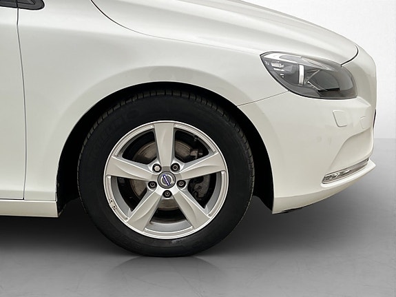 Volvo V40 26 of 29