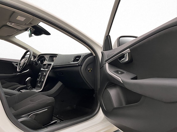 Volvo V40 21 of 29