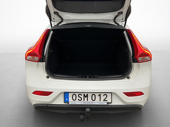 Volvo V40 24 of 29