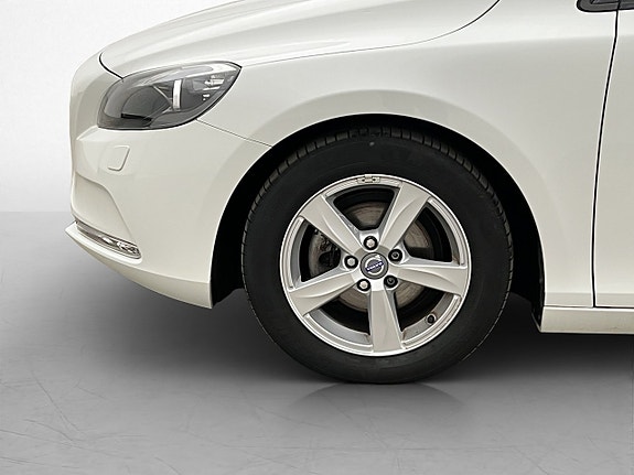Volvo V40 27 of 29