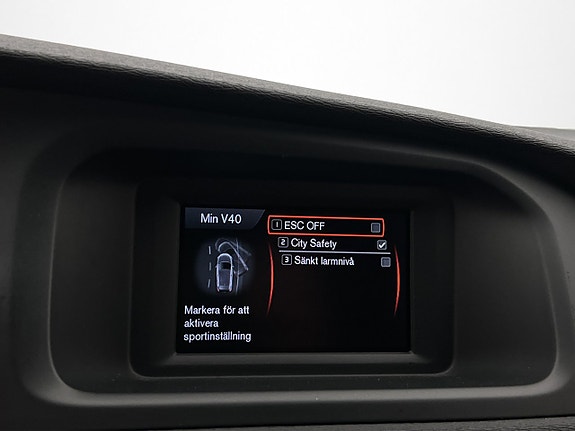 Volvo V40 18 of 29