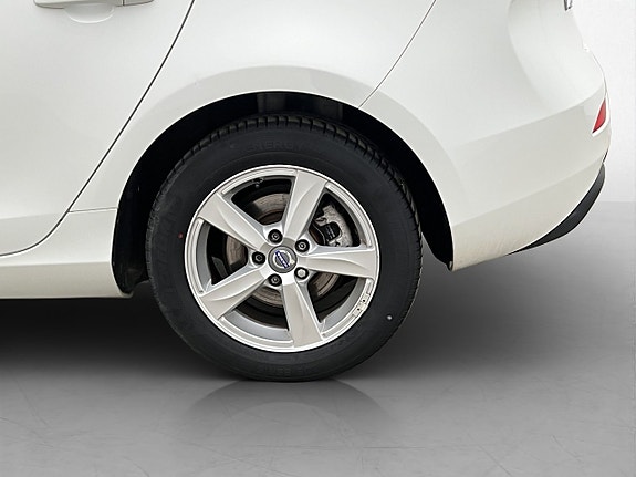 Volvo V40 28 of 29