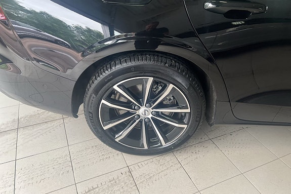 Volvo V60 13 of 27