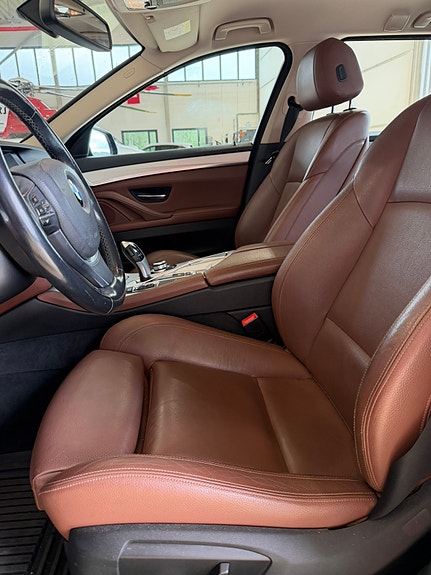 BMW 520d 3 of 5