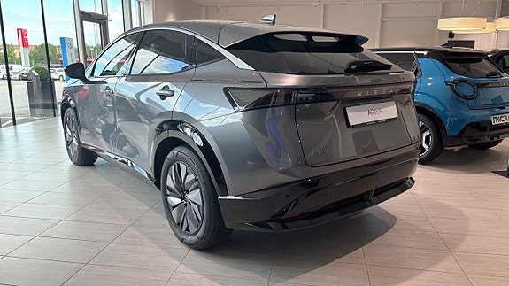 Nissan Ariya 4 of 5