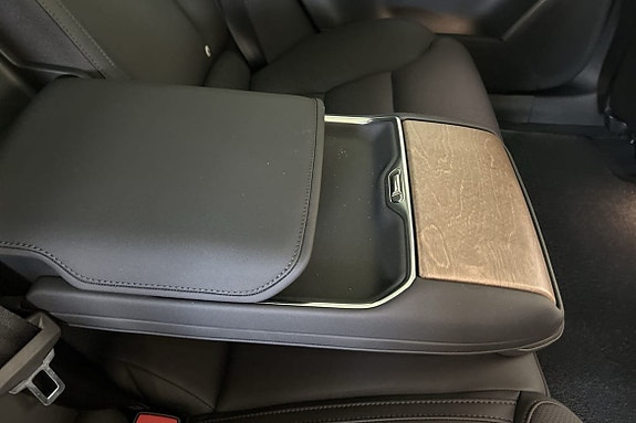 Volvo ES90 27 of 29