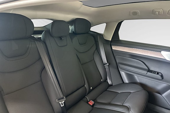 Volvo ES90 11 of 29