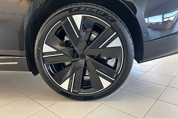 Volvo ES90 15 of 29