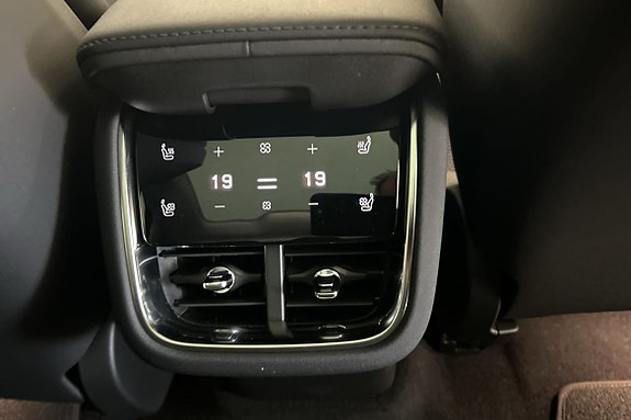 Volvo ES90 26 of 29