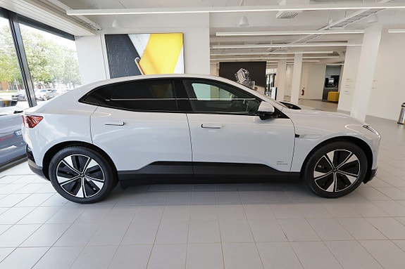 Polestar 4 3 of 11