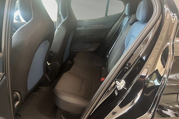 Volvo EX30 8 of 25