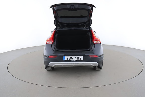 Volvo V40 Cross Country 17 of 30