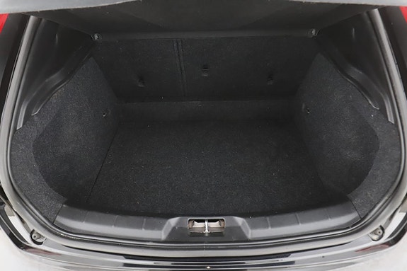 Volvo V40 Cross Country 18 of 30