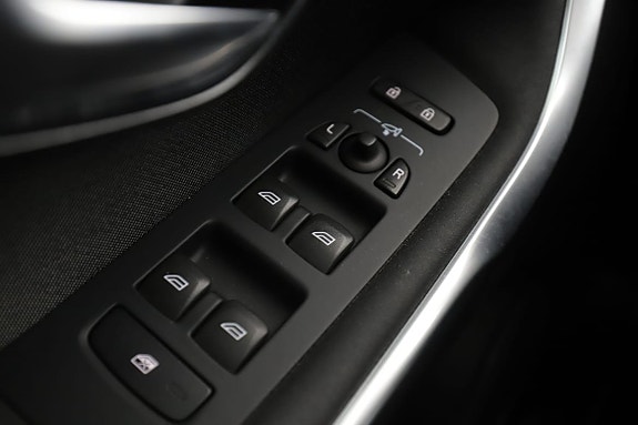 Volvo V40 Cross Country 27 of 30