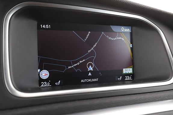 Volvo V40 Cross Country 22 of 30