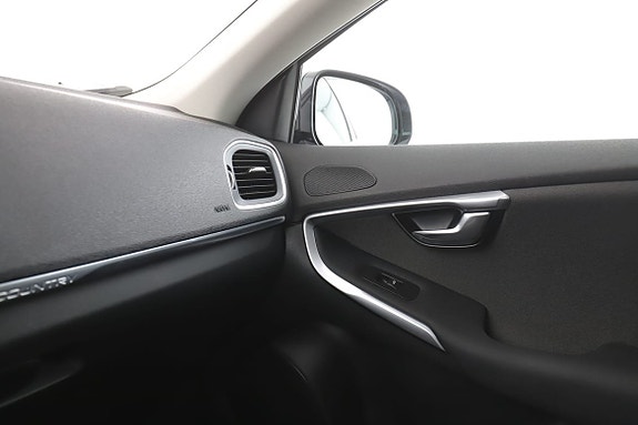 Volvo V40 Cross Country 29 of 30