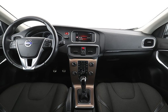 Volvo V40 Cross Country 13 of 30
