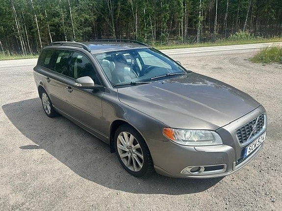 Volvo V70 2 of 20