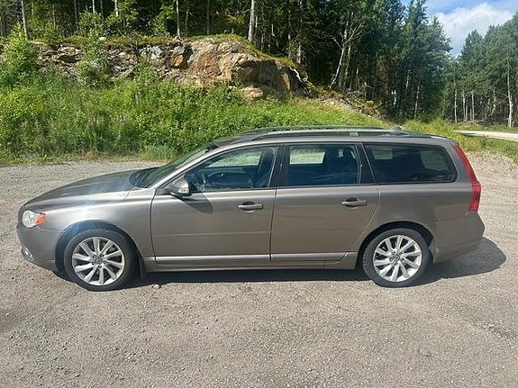 Volvo V70 4 of 20