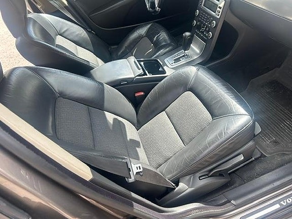 Volvo V70 9 of 20