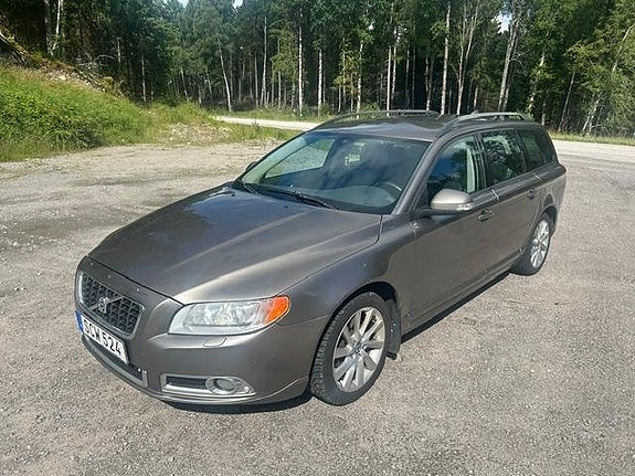 Volvo V70 16 of 20
