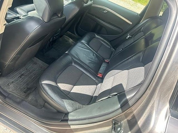 Volvo V70 6 of 20