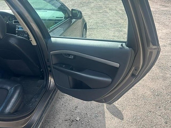 Volvo V70 12 of 20