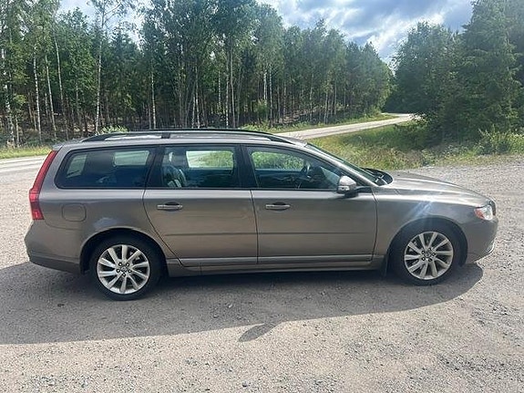 Volvo V70 14 of 20