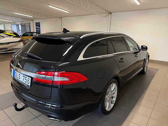 Jaguar XF 5 of 10