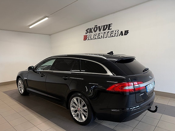 Jaguar XF 3 of 10